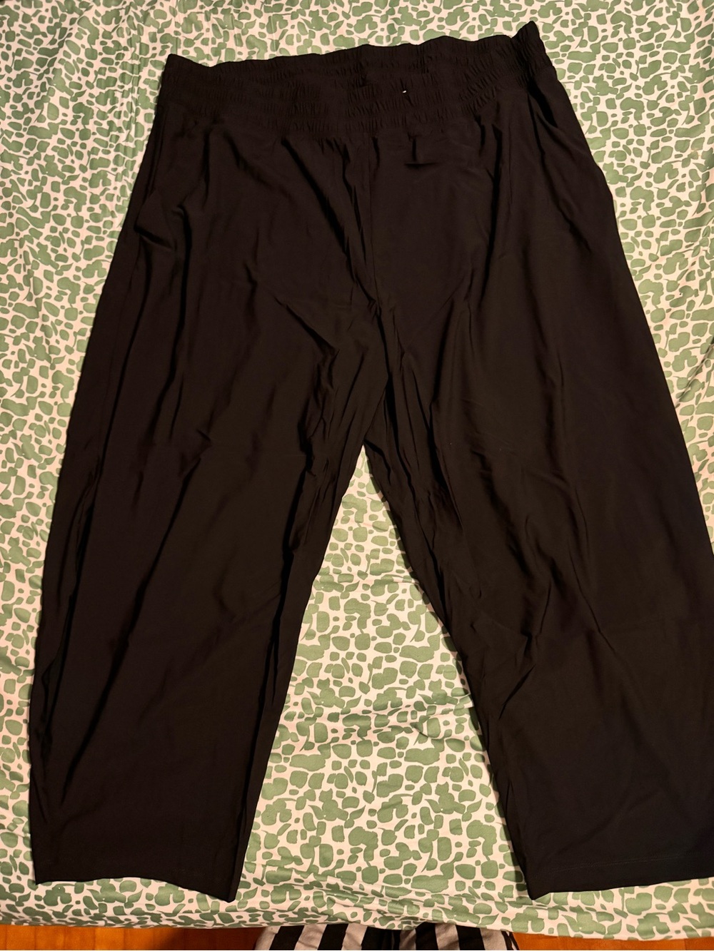 Old Navy Black Barrel Sleek Tech Joggers NWOT